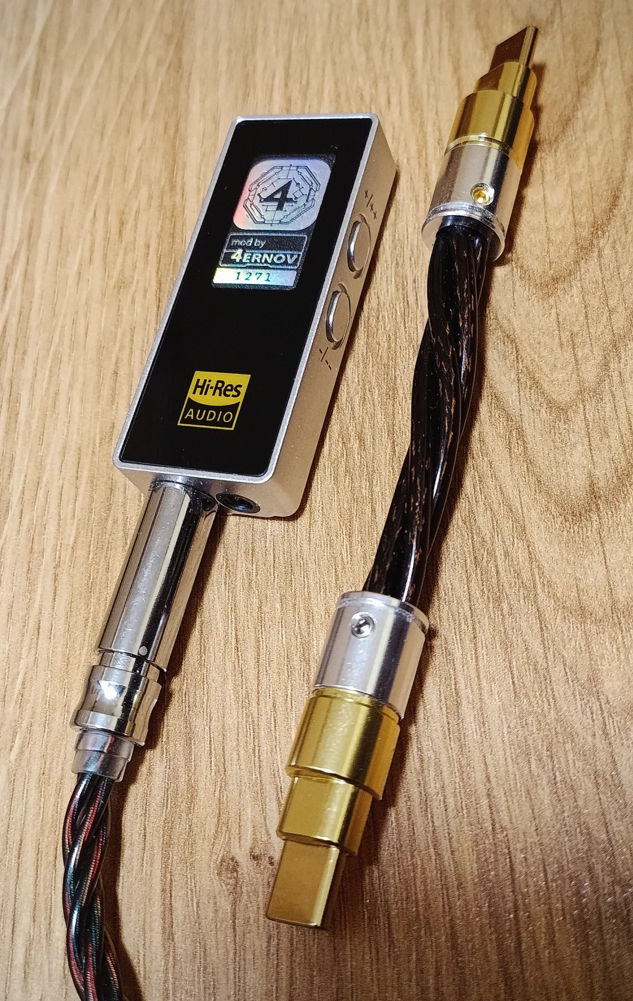 USB-ЦАП AKLIAM PD5 после мода 4ernov с плетёным кабелем USB-A для подключения к компьютеру
